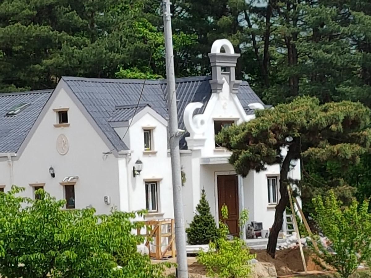 The Castle Stay Chuncheon Eksteriør bilde